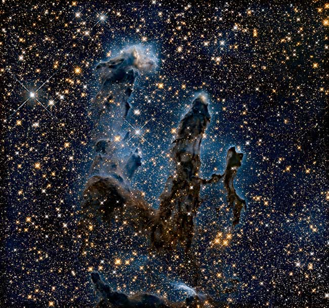 Imagen del Hubble de Los Pilares de la Creación en el espectro infrarrojo.