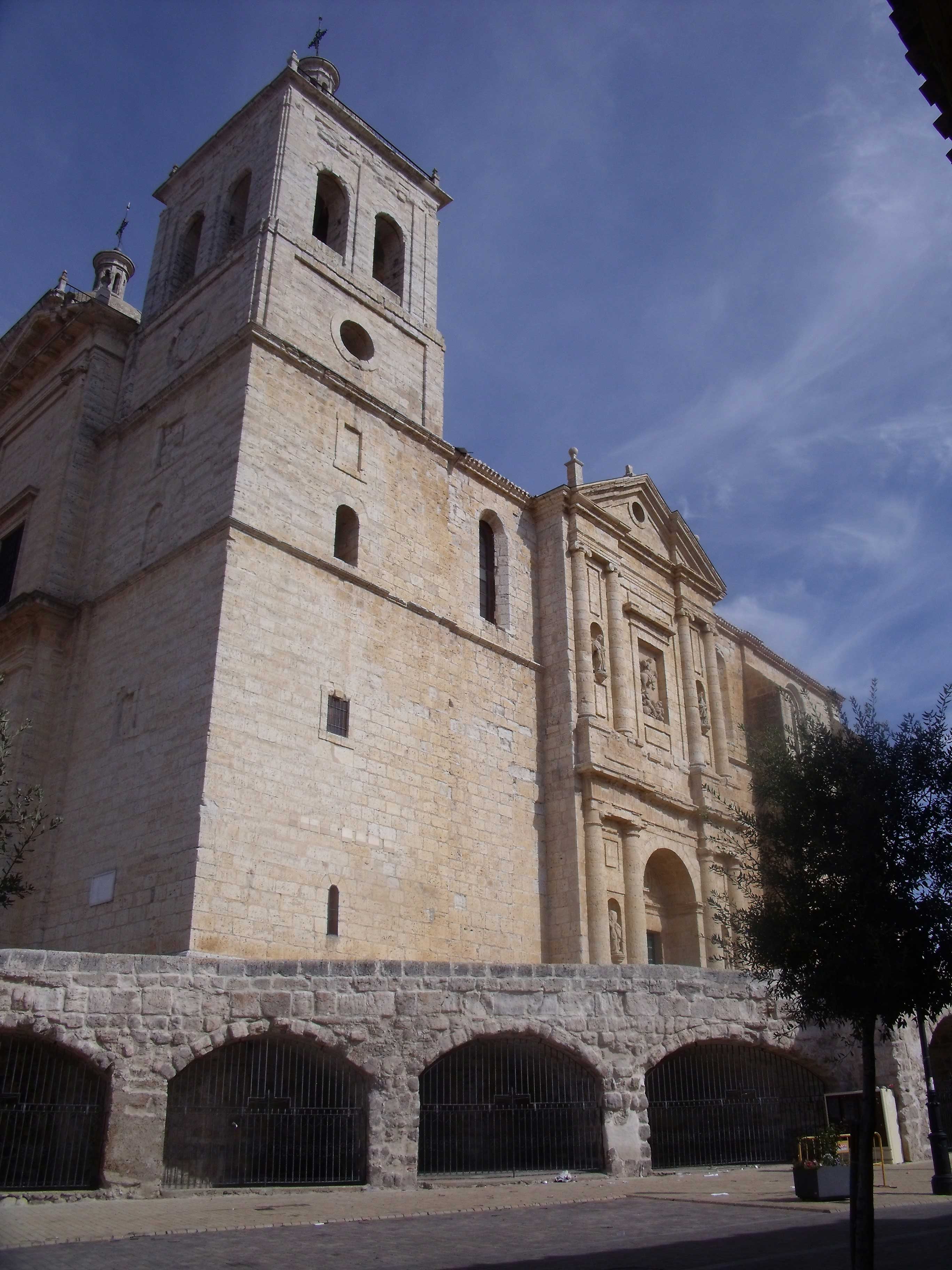 Iglesia de Santiago. Catedral del vino. Cigales - Principia