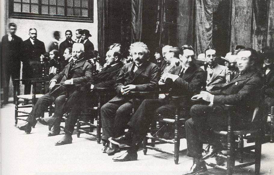 Einstein en la Universidad Industrial de Barcelona - Principia