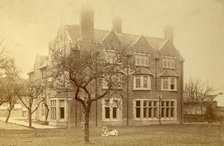 Edificio Oeste del Somerville College en 1880